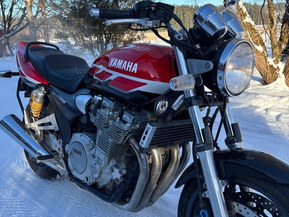 Yamaha XJR