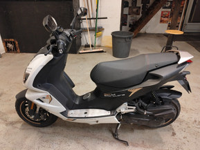 Peugeot Speedfight 4