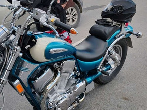 Suzuki Intruder