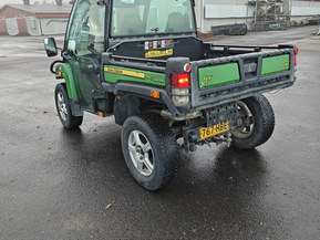 John Deere Gator
