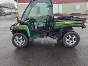 John Deere Gator