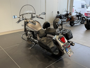 Suzuki Intruder