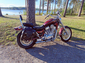 Suzuki Intruder