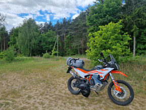 KTM 890