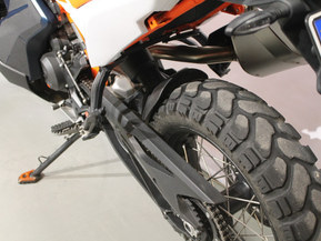 KTM 890