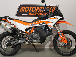 KTM 890