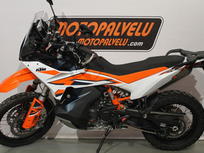 KTM 890