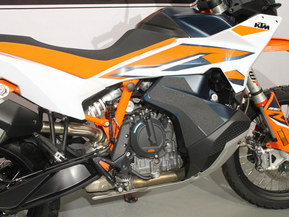 KTM 890