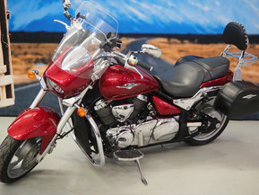 Suzuki Intruder