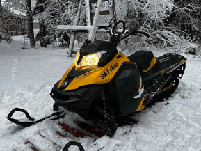 Ski-Doo Summit