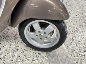 Vespa GTS