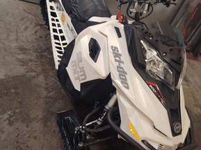 Ski-Doo Summit