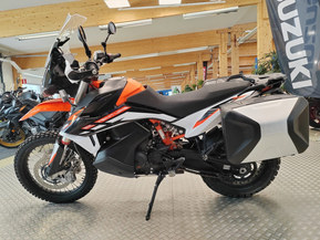 KTM 890