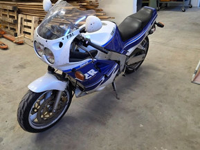 Yamaha FZR