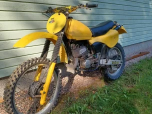 Suzuki pe