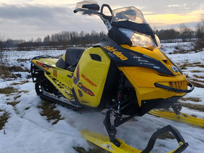 Ski-Doo Summit