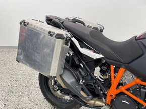 KTM 1090