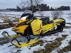 Ski-Doo Summit
