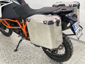 KTM 1090