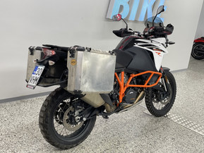 KTM 1090