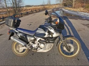 Honda XRV