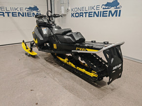 Ski-Doo Summit