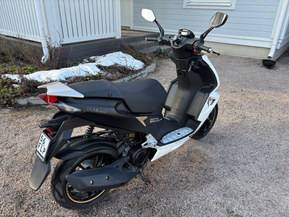 Peugeot Speedfight 4