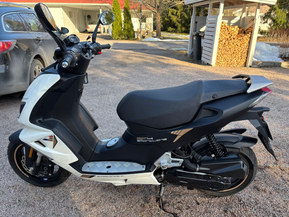 Peugeot Speedfight 4