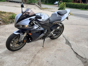 Yamaha YZF-R1