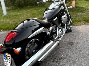 Suzuki Intruder