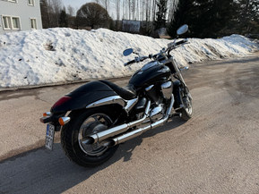 Suzuki Intruder