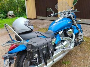 Suzuki Intruder