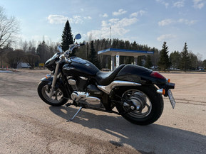 Suzuki Intruder
