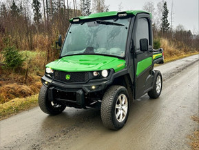 John Deere Gator