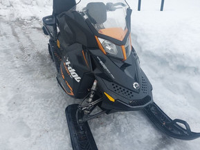Ski-Doo Summit