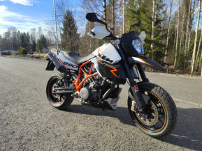 KTM 990