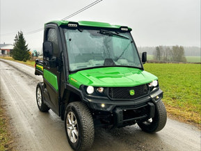John Deere Gator