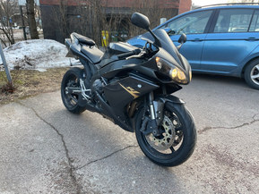 Yamaha YZF-R1