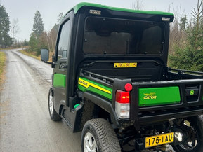 John Deere Gator
