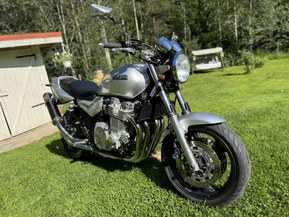 Yamaha XJR