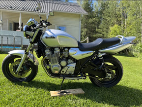 Yamaha XJR