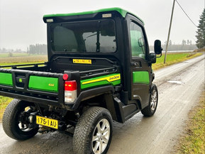 John Deere Gator