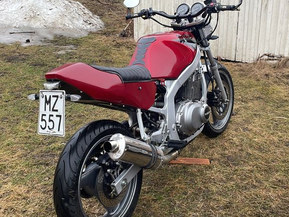 Suzuki GS