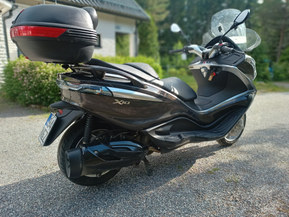 Piaggio X10
