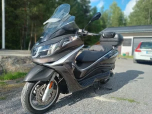 Piaggio X10