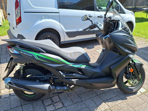 Kawasaki J300 ABS