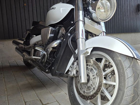 Suzuki Intruder