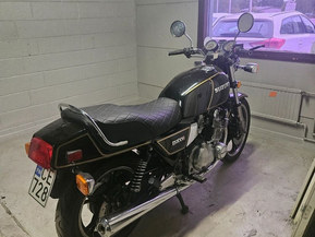 Suzuki GS