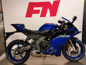 Yamaha R9