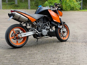 KTM 990